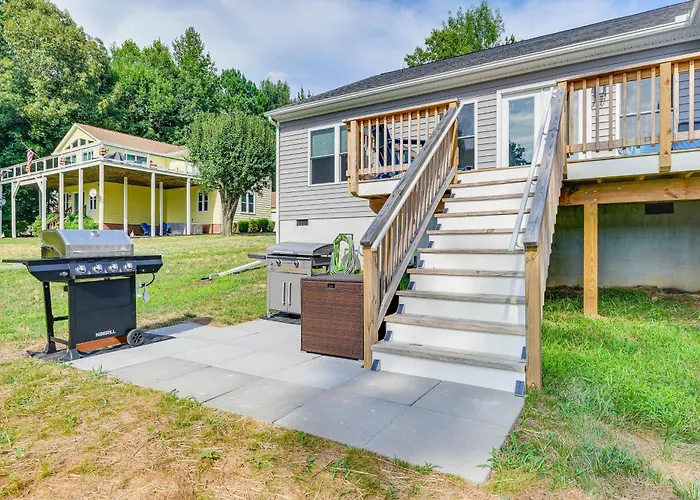 Waterfront Lake Anna Home: Summer Family Escape!