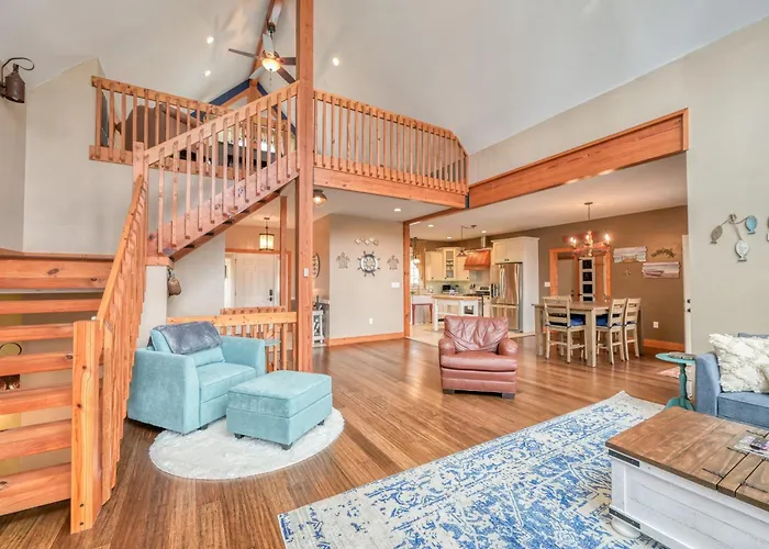 Lakefront Home With Private Hot Tub, Dock, Grill, Game Room, Lake Views & Kayaks